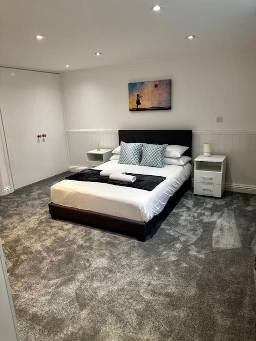 Amazing 2Bed2Bath Edgeware Apartment Лондон Екстериор снимка
